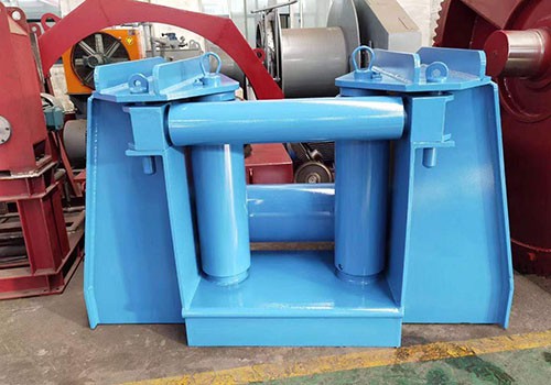 Four marine fairleads and four marine rollers, sent to Guangzhou