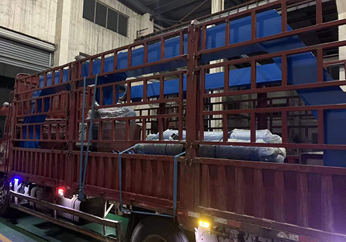 Two sets of A-type hangers are delivered overnight