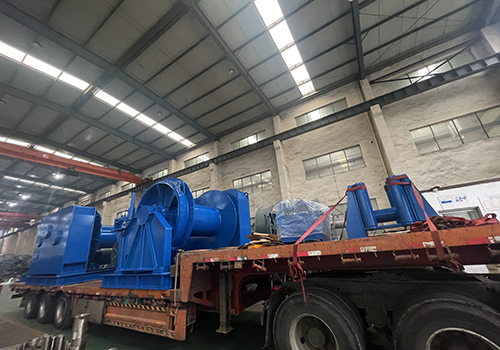 Two sets of 50T electric frequency conversion winches and fairleads are sent to Zhoushan for cable laying!