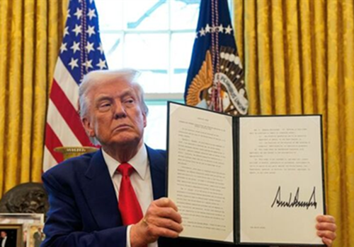 Donald John Trump wants to start a golden age of shipbuilding