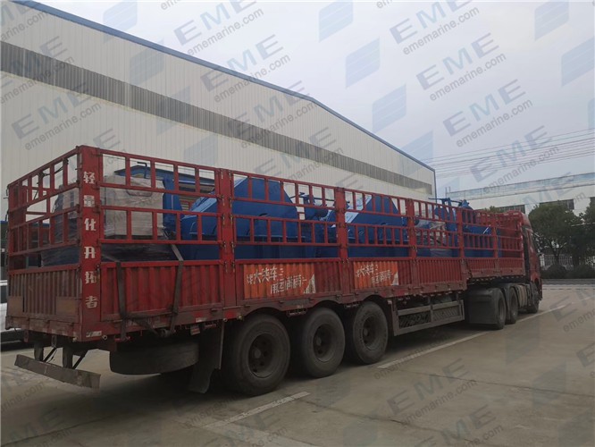 60mm_hydraulic_windlass.jpg
