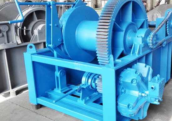 Hydraulic mooring winch