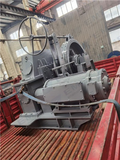 46mm electric windlass.jpg