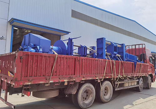 250kn hydraulic winches.jpg