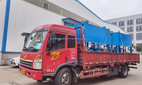 Two sets of hydraulic pump stations shipped to Runyan Shipyard.jpg