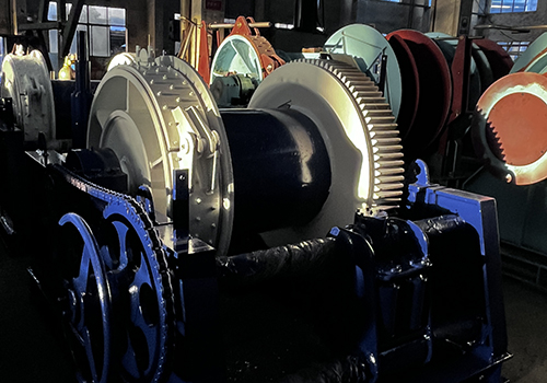 200KN hydraulic lifting winch has been shipped